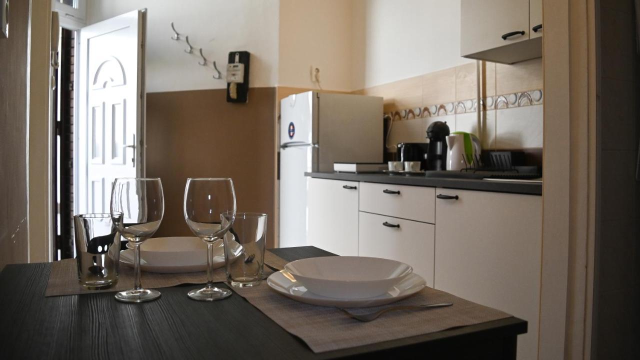 Your Home In Budapest: Cozy, Central & Silent Exteriör bild